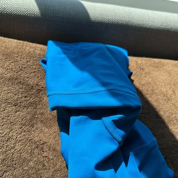 Zyia women’s bright blue 7/8 length leggings with side pockets size 6-8 - Picture 3 of 8